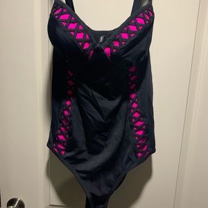 Push up bra swimsuit, new without tags size 1